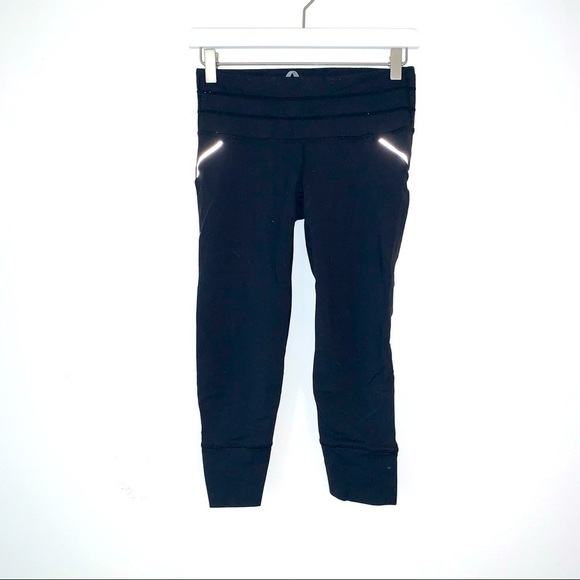Athleta Relay Capri Cropped Yoga Leggings in black size XS - Picture 2 of 6